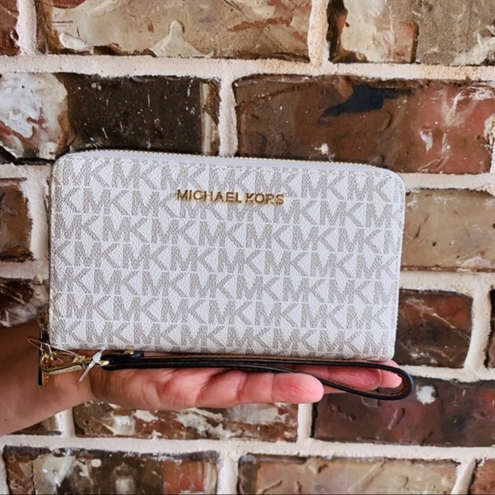 NEW Michael Kors Vanilla Jet Set Wallet